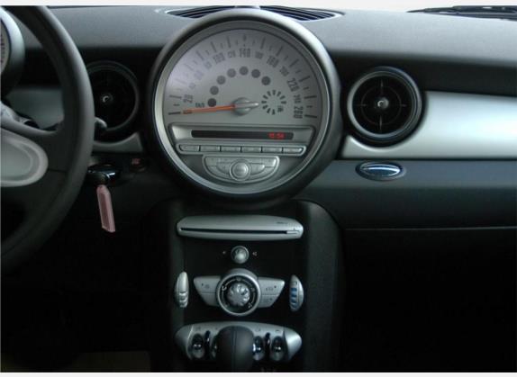 MINI CLUBMAN 2010款 1.6L COOPER Cheer 中控类   中控台