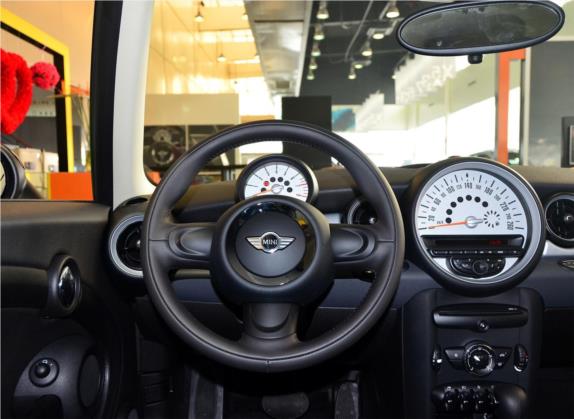 MINI CLUBMAN 2011款 1.6L ONE 中控类   驾驶位