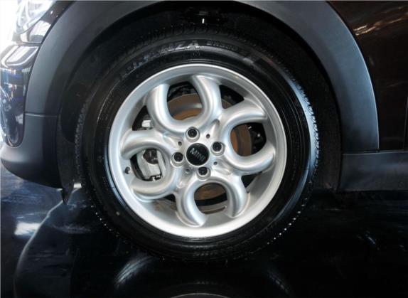 MINI CLUBMAN 2011款 1.6L COOPER Fun 其他细节类   前轮