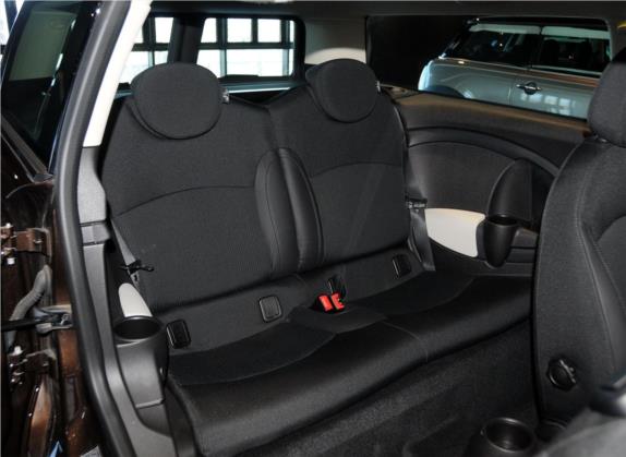 MINI CLUBMAN 2011款 1.6L COOPER Fun 车厢座椅   后排空间
