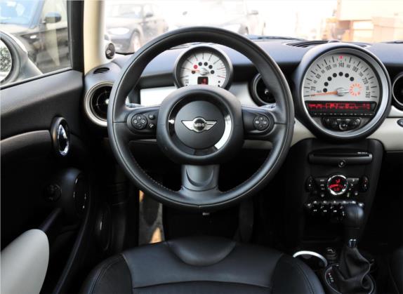 MINI CLUBMAN 2011款 1.6L COOPER Excitement 中控类   驾驶位