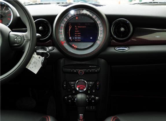 MINI CLUBMAN 2011款 1.6L COOPER Hampton 中控类   中控台