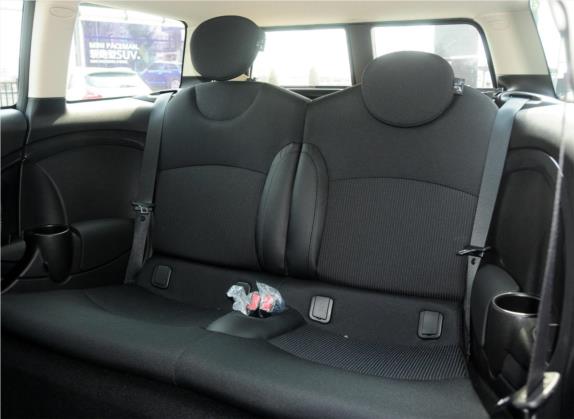 MINI CLUBMAN 2012款 1.6T COOPER S Fun 车厢座椅   后排空间