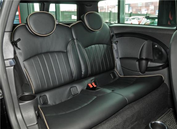 MINI CLUBMAN 2013款 1.6T COOPER S Bond Street 车厢座椅   后排空间