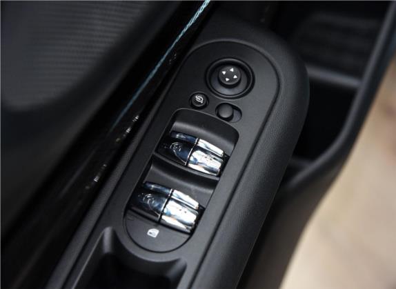 MINI CLUBMAN 2016款 1.5T COOPER 鉴赏家版 车厢座椅   门窗控制