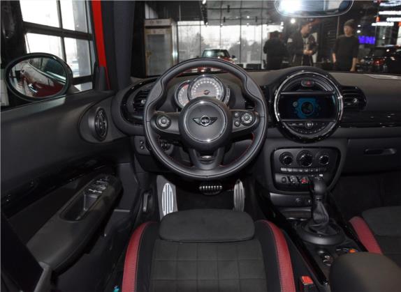 MINI CLUBMAN 2018款 1.5T COOPER 赛车手 中控类   驾驶位