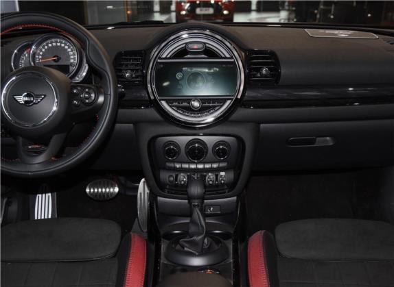 MINI CLUBMAN 2018款 1.5T COOPER 赛车手 中控类   中控台