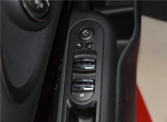 MINI CLUBMAN 2018款 1.5T COOPER 赛车手 车厢座椅   门窗控制