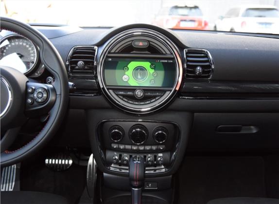 MINI CLUBMAN 2018款 2.0T COOPER S 赛车手 中控类   中控台