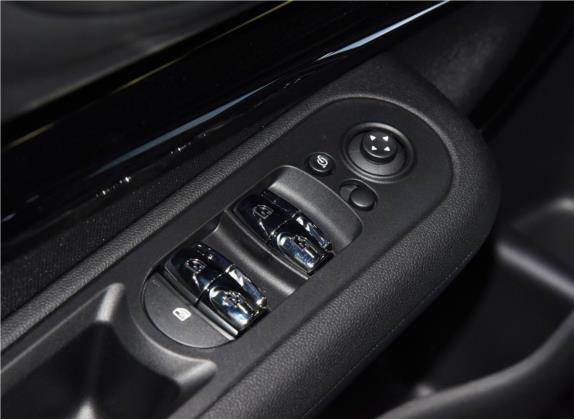 MINI CLUBMAN 2019款 1.5T ONE 美学版 车厢座椅   门窗控制