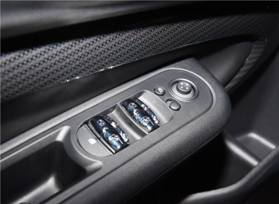 MINI CLUBMAN 2019款 1.5T COOPER 鉴赏家 车厢座椅   门窗控制