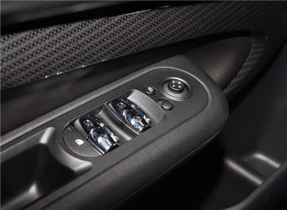 MINI CLUBMAN 2019款 2.0T COOPER S 车厢座椅   门窗控制