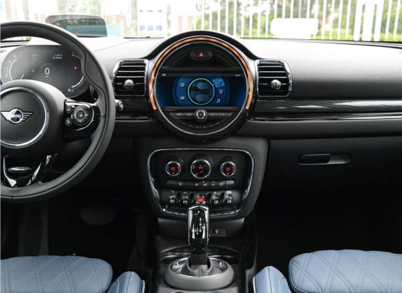 MINI CLUBMAN 2021款 1.5T COOPER 鉴赏家 中控类   中控台