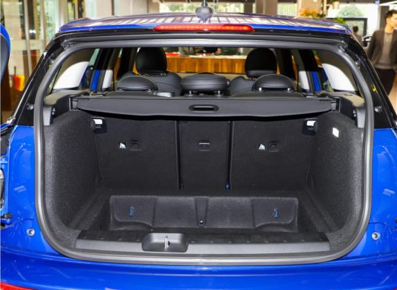 MINI CLUBMAN 2021款 1.5T ONE 车厢座椅   后备厢