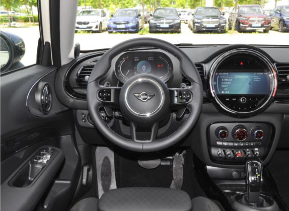 MINI CLUBMAN 2022款 2.0T COOPER S 中控类   驾驶位
