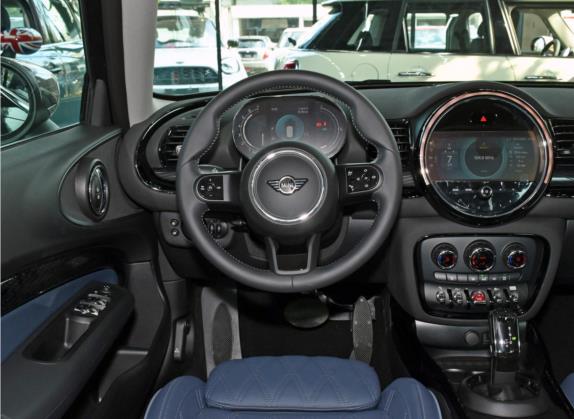 MINI CLUBMAN 2022款 1.5T COOPER 鉴赏家 中控类   驾驶位
