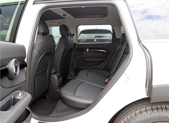 MINI CLUBMAN 2022款 1.5T ONE 车厢座椅   后排空间