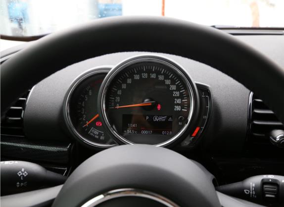 MINI CLUBMAN 2022款 1.5T ONE 中控类   仪表盘