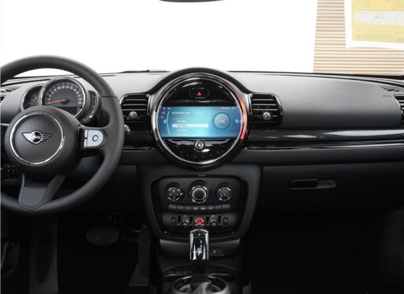 MINI CLUBMAN 2022款 改款 1.5T ONE 中控类   中控台