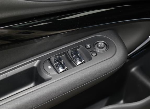 MINI CLUBMAN 2022款 改款 1.5T ONE 车厢座椅   门窗控制