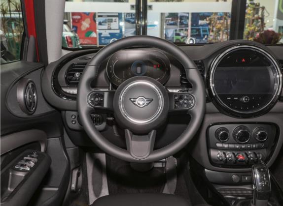 MINI CLUBMAN 2022款 改款 1.5T COOPER 中控类   驾驶位