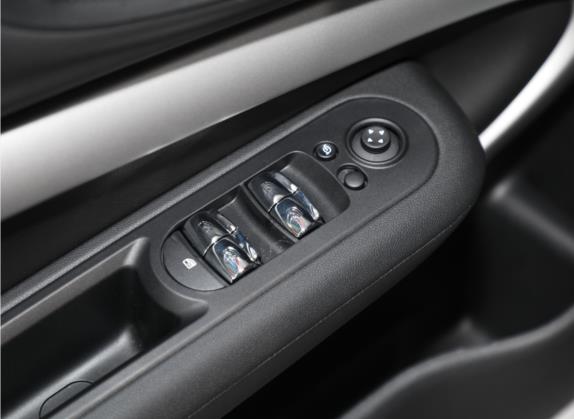 MINI CLUBMAN 2022款 改款 1.5T COOPER 车厢座椅   门窗控制