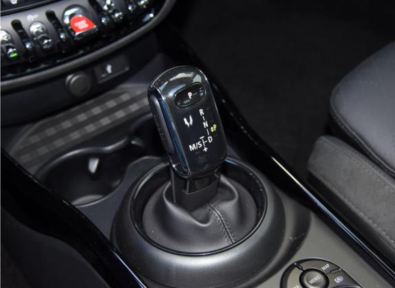 MINI CLUBMAN 2022款 改款 1.5T COOPER 鉴赏家 中控类   挡把