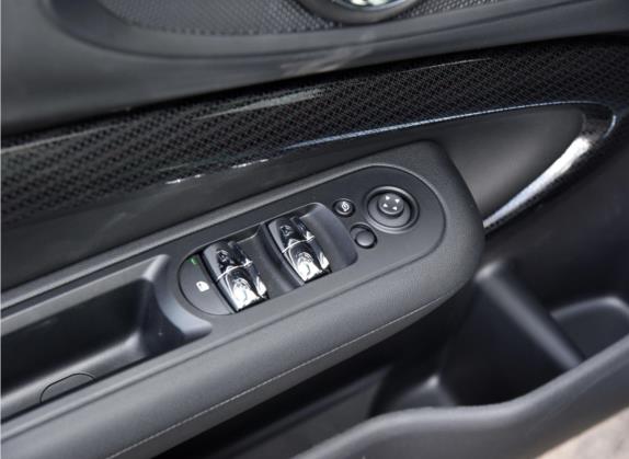 MINI CLUBMAN 2022款 改款 1.5T COOPER 鉴赏家 车厢座椅   门窗控制