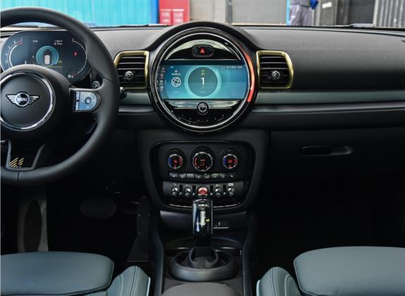 MINI CLUBMAN 2022款 2.0T COOPER S 自在特别版 中控类   中控台