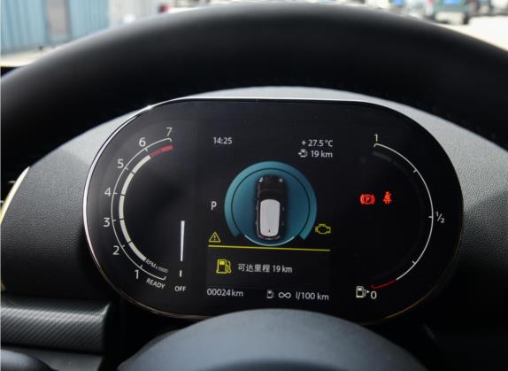 MINI CLUBMAN 2022款 2.0T COOPER S 自在特别版 中控类   仪表盘