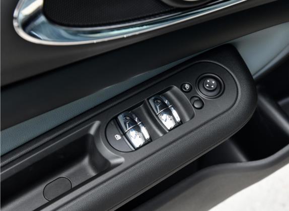 MINI CLUBMAN 2022款 2.0T COOPER S 自在特别版 车厢座椅   门窗控制
