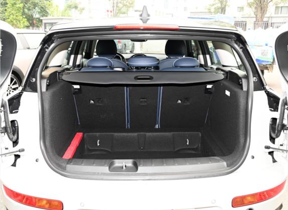 MINI CLUBMAN 2023款 1.5T COOPER 鉴赏家 车厢座椅   后备厢