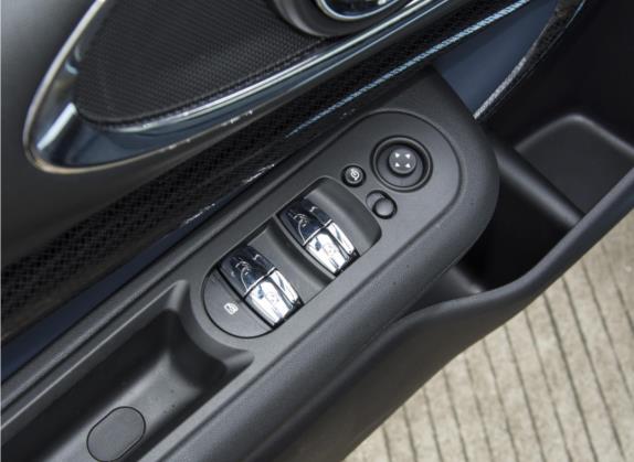 MINI CLUBMAN 2023款 2.0T COOPER S 鉴赏家 车厢座椅   门窗控制