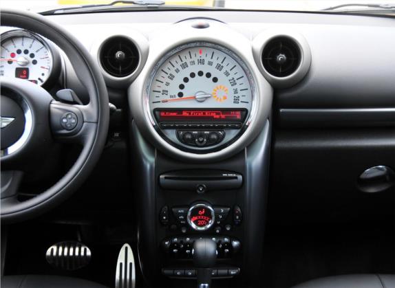 MINI COUNTRYMAN 2011款 1.6T COOPER S ALL4 中控类   中控台