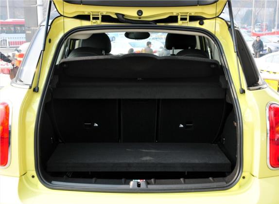 MINI COUNTRYMAN 2011款 1.6L COOPER Excitement 车厢座椅   后备厢