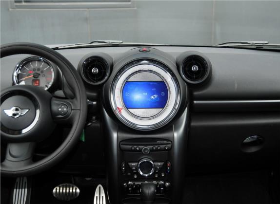 MINI COUNTRYMAN 2014款 1.6T COOPER S ALL4 中控类   中控台