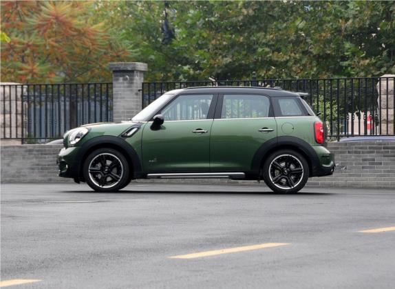 MINI COUNTRYMAN 2014款 1.6T COOPER S ALL4 外观   正侧