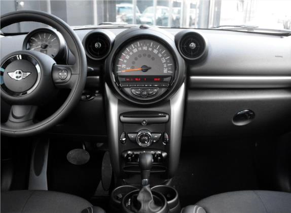 MINI COUNTRYMAN 2014款 1.6T COOPER ALL4 Fun 中控类   中控台