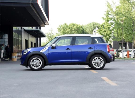 MINI COUNTRYMAN 2014款 1.6L COOPER Excitement 外观   正侧