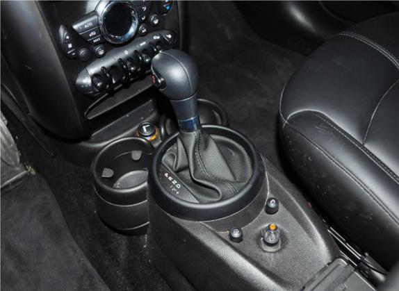 MINI COUNTRYMAN 2015款 1.6T COOPER S ALL4 极致暗夜版 中控类   挡把