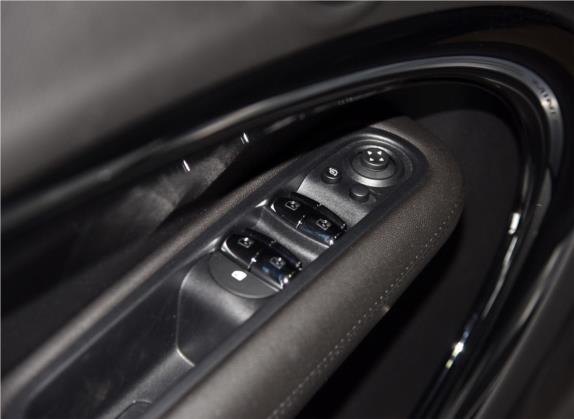MINI COUNTRYMAN 2016款 1.6T COOPER ALL4 Excitement装备控 车厢座椅   门窗控制