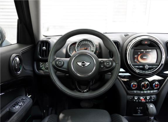MINI COUNTRYMAN 2017款 2.0T COOPER S ALL4 中控类   驾驶位