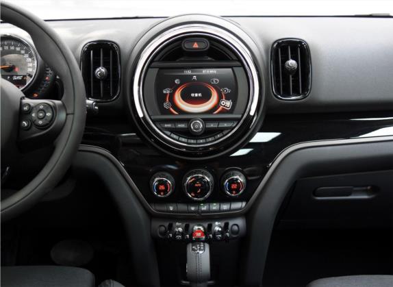 MINI COUNTRYMAN 2017款 2.0T COOPER S ALL4 中控类   中控台