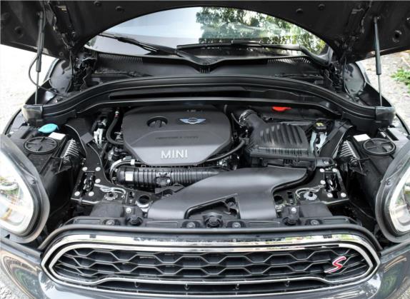 MINI COUNTRYMAN 2017款 2.0T COOPER S ALL4 其他细节类   发动机舱