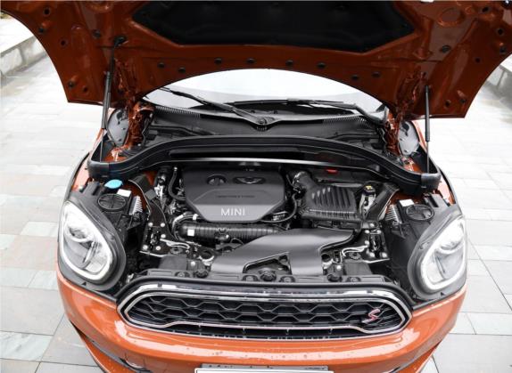 MINI COUNTRYMAN 2017款 2.0T COOPER S ALL4 旅行家 其他细节类   发动机舱