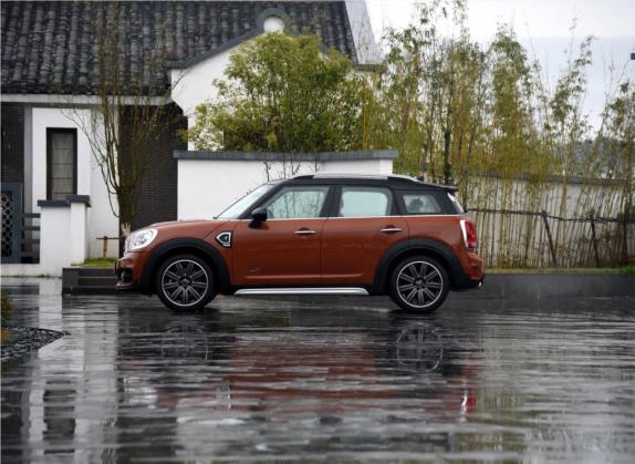 MINI COUNTRYMAN 2017款 2.0T COOPER S ALL4 旅行家 外观   正侧