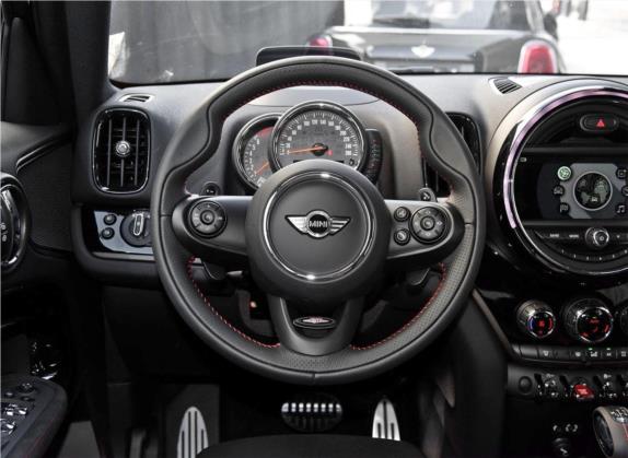 MINI COUNTRYMAN 2017款 2.0T COOPER S ALL4 赛车控 中控类   驾驶位