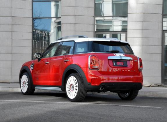 MINI COUNTRYMAN 2017款 1.5T COOPER ALL4 非常假日版 辣椒红 外观   斜后