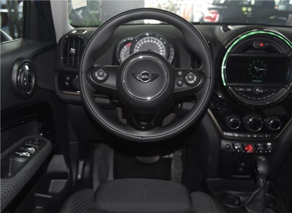 MINI COUNTRYMAN 2018款 2.0T COOPER S ALL4 经典派 中控类   驾驶位