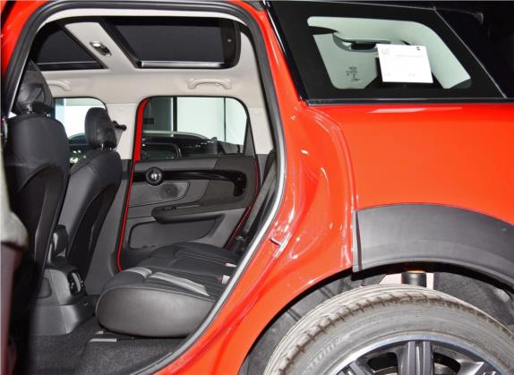 MINI COUNTRYMAN 2018款 2.0T COOPER S ALL4 艺术家 车厢座椅   后排空间